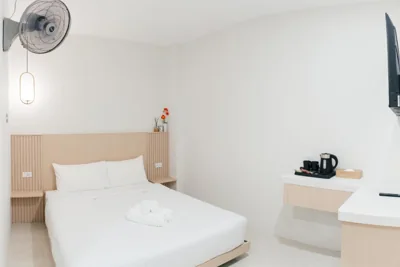 Camera matrimoniale Standard con ventilatore — Chochana Hometel Phuket Old Town